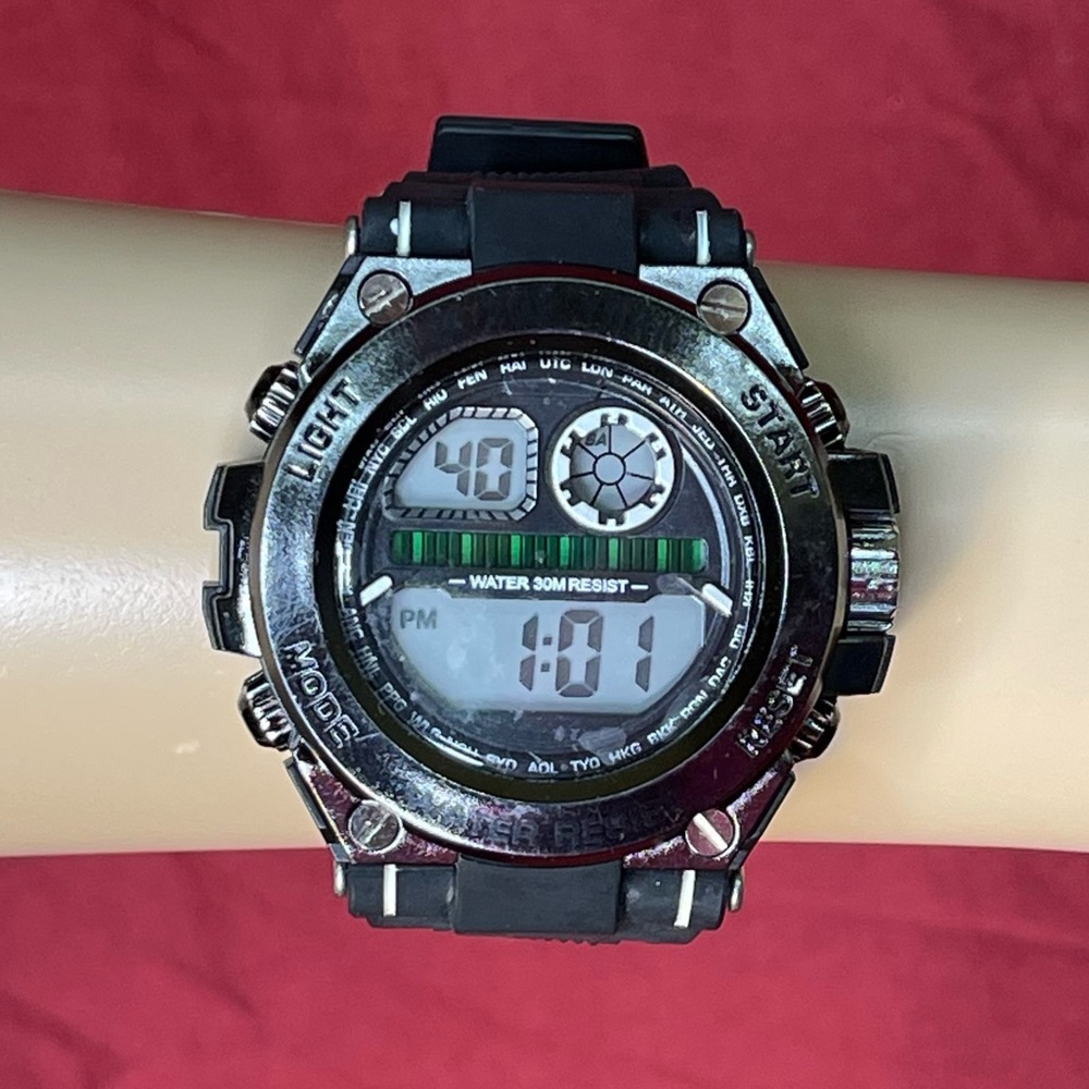Zoo York 54790 Water Resistant Digital Sports Stop Watch